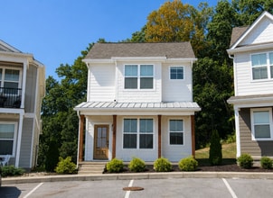 Building Photo - 1380 Belfair St