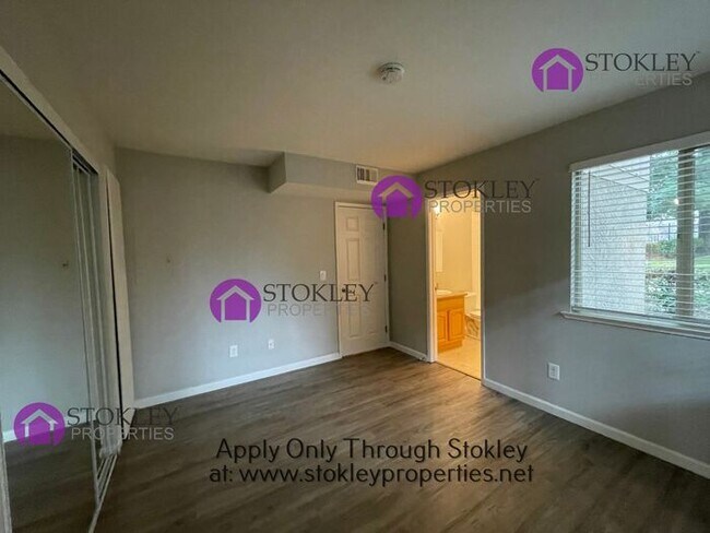 Building Photo - Stokley Properties Presents 1157 Lakeview ...