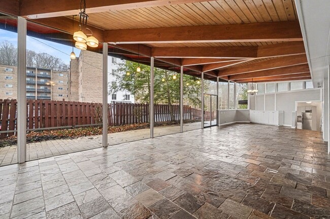 Building Photo - 3501 Section Rd