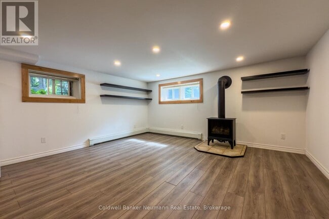 Building Photo - 18 Forest Hill Dr