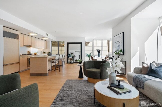 Building Photo - 301 Mission St