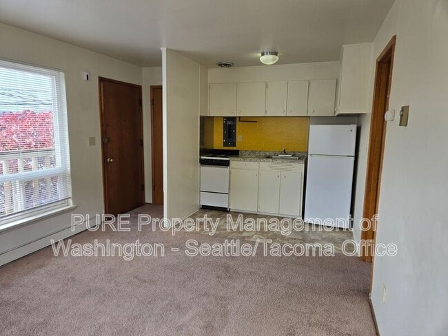 Building Photo - 2356 Alki Ave SW