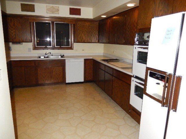Building Photo - 5121 Harvey Ave