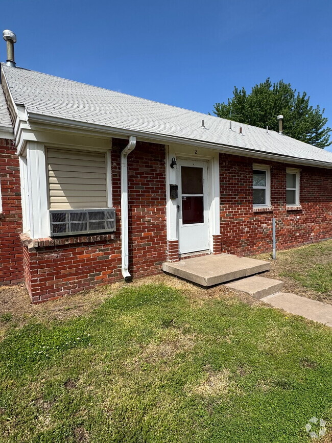 Building Photo - 1719 S Glenn Ave