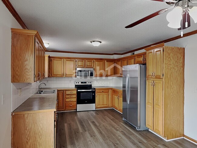 Foto del edificio - 11202 N Lewis Ave