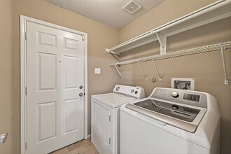 Building Photo - 926 Dracena Ct