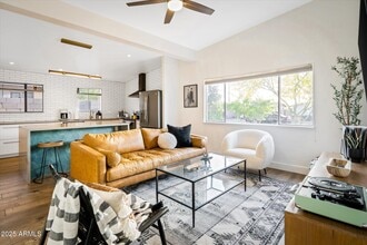 Building Photo - 2307 N 51st Pl