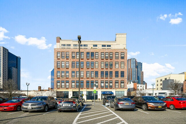 Foto del edificio - 25 Leroy Pl