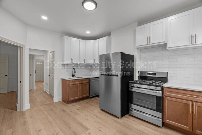 Building Photo - 4642 Idaho Ave