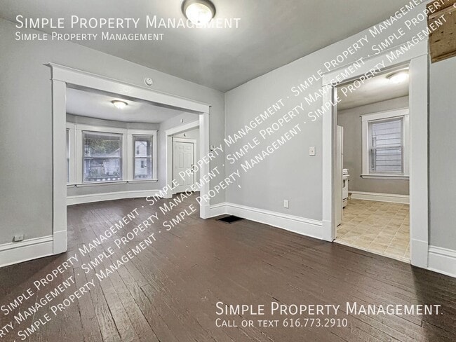 Building Photo - 851 Dayton St SW