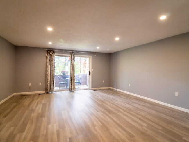 Foto del edificio - 504 Eastview Dr