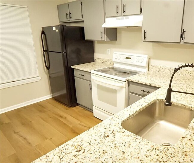 Foto del edificio - 5847 Trent Walk Dr