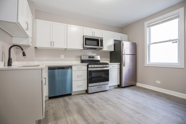 Foto del edificio - 1925 W Warner Ave