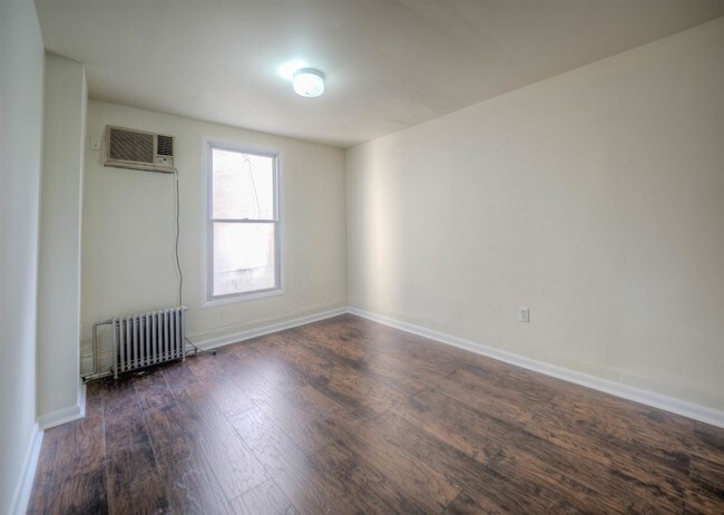 Foto del edificio - 230 Montgomery St