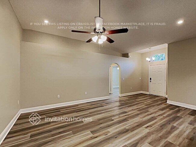 Foto del edificio - 134 Monterey Oaks Dr
