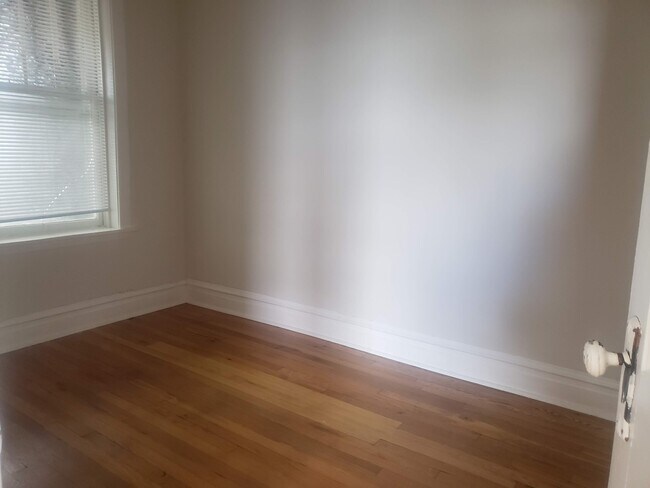 Foto del edificio - 3645 W Armitage Ave