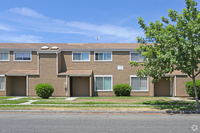 Building Photo - Merced Meadows Apartments