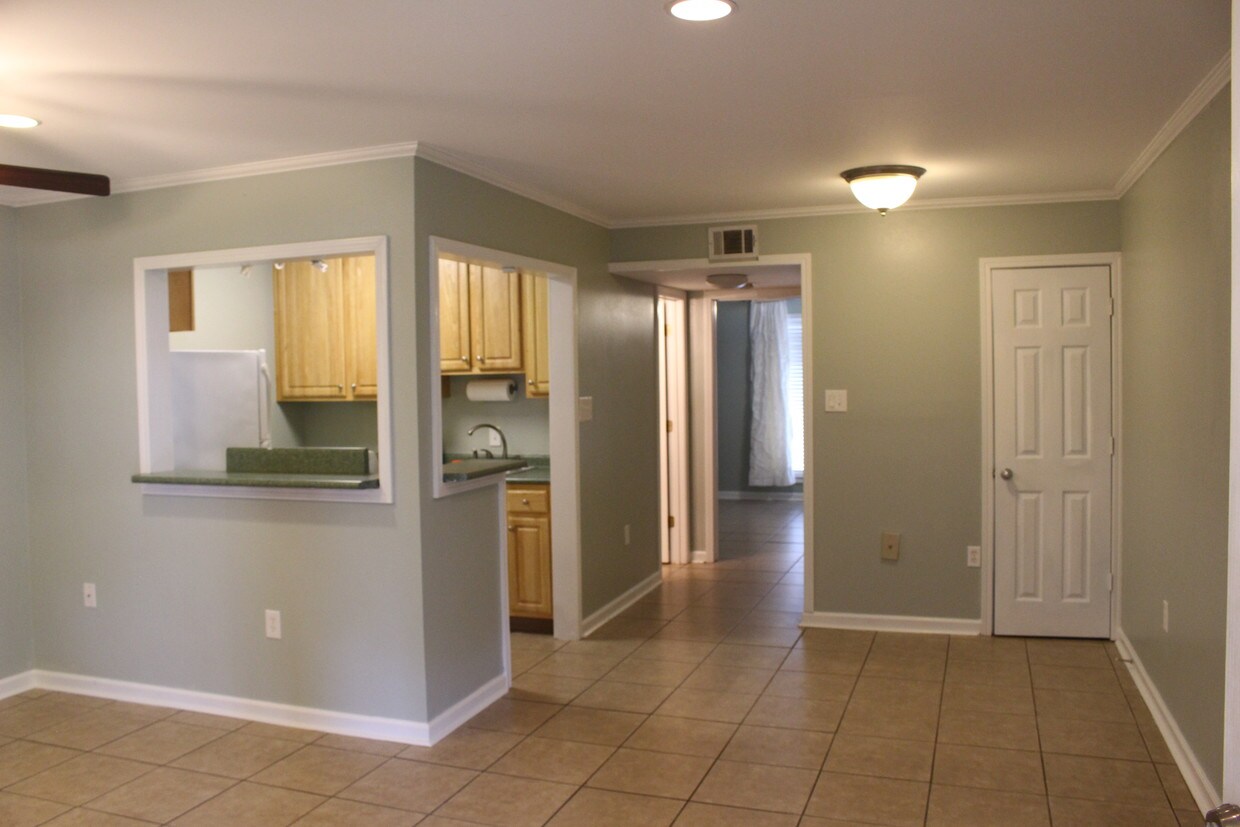 710 Scenic Hwy, Pensacola, FL 32503 Condo for Rent in Pensacola, FL