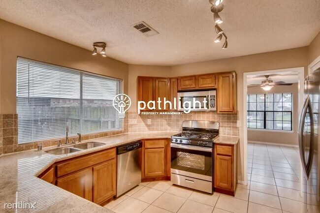 Foto del edificio - 3 br, 2.5 bath House - 18510 Tynecreek Ln ...