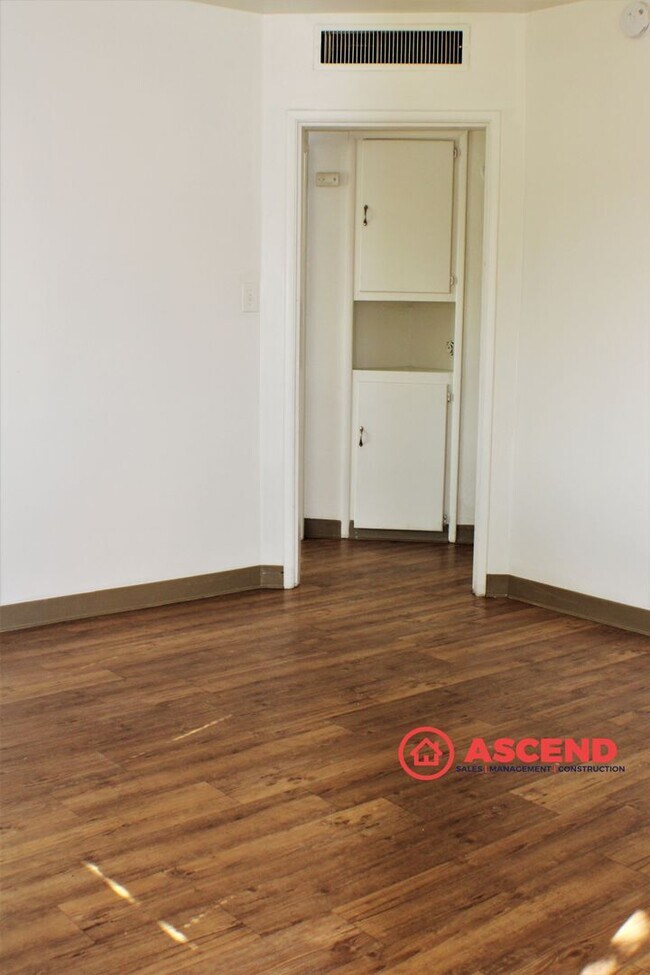 Foto del edificio - 615 Olive St