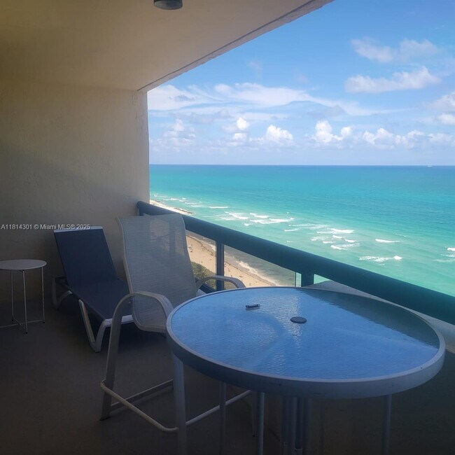 Foto del edificio - 2555 Collins Ave