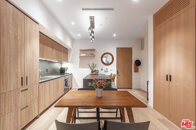 Foto del edificio - 1030 Kings Rd