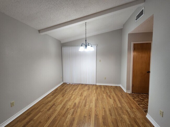 Building Photo - Cute 3/2 House in PG Area