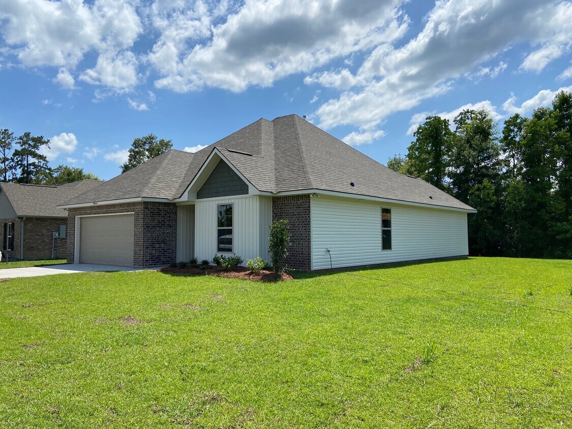 39051 Fairfield Dr, Ponchatoula, LA 70454 House Rental in Ponchatoula