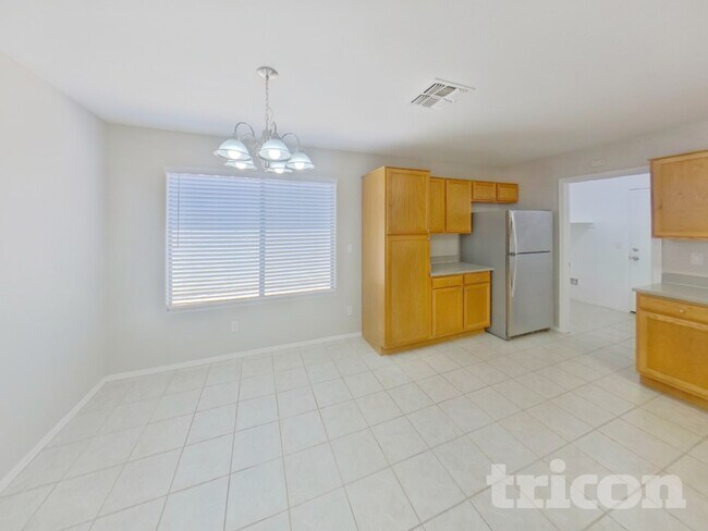 Foto del edificio - 43766 Elm Dr