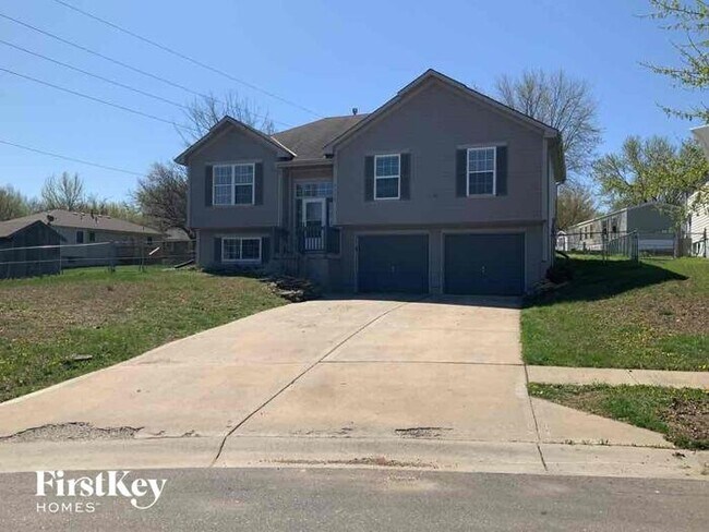 Foto del edificio - 7719 E 165th St