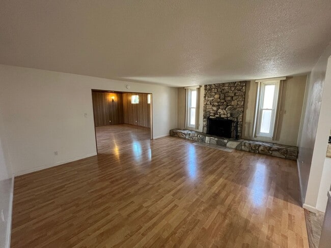 Building Photo - 1642 Alison Ave