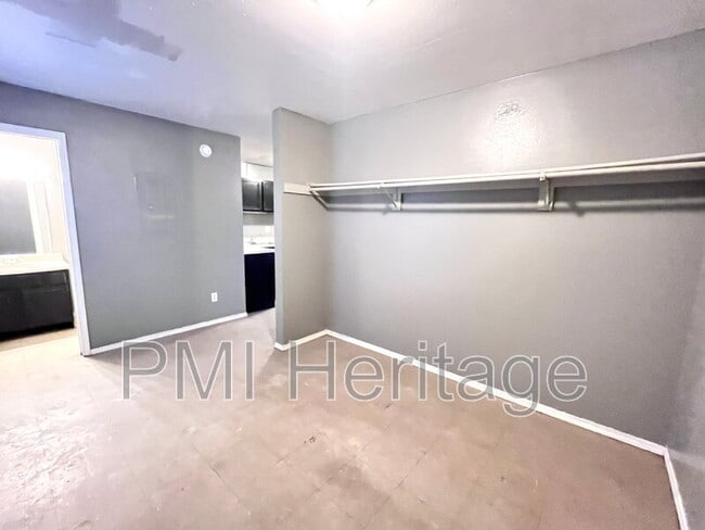 Photo - 809 E Huntsville Ave Apartment