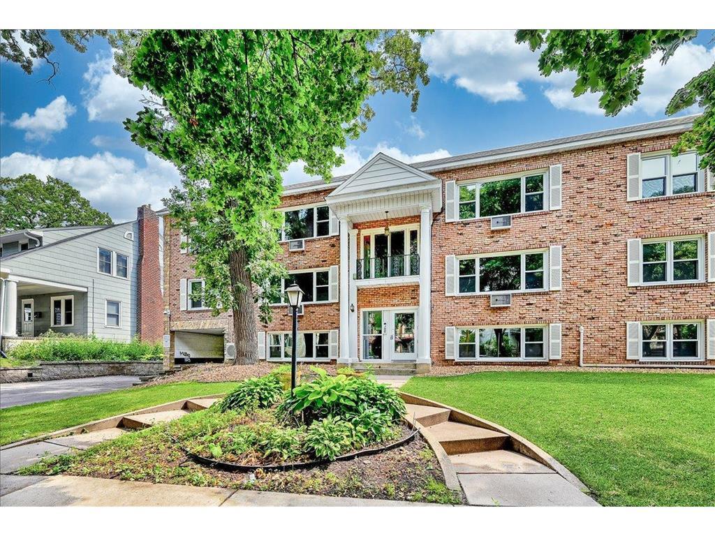 Primary Photo - 401 Ridgewood Ave