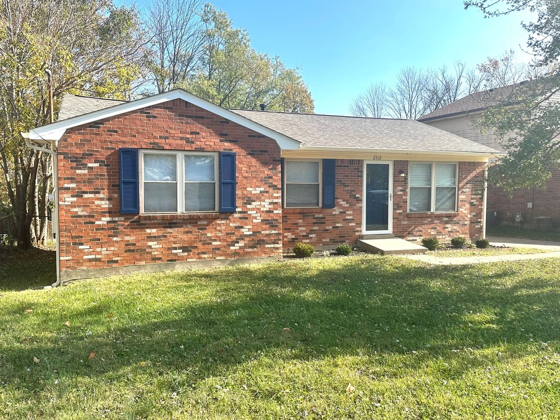 Foto principal - 3BR/1BA Brick Ranch for Rent in J-town!