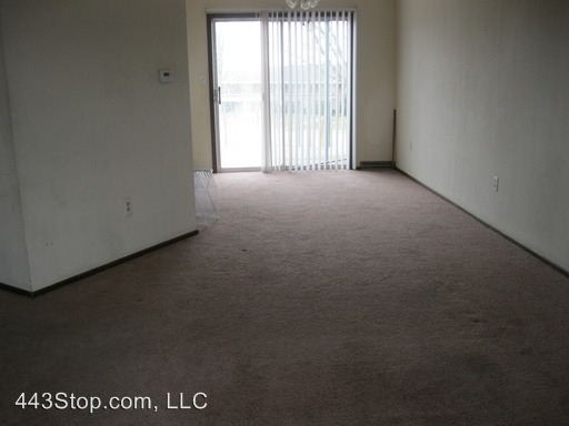 Building Photo - 1393 S Mesa Dr