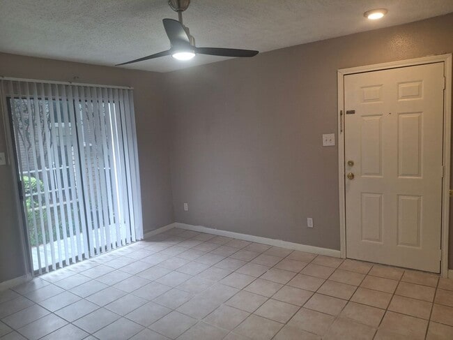 Foto del edificio - 12660 Ashford Point Dr