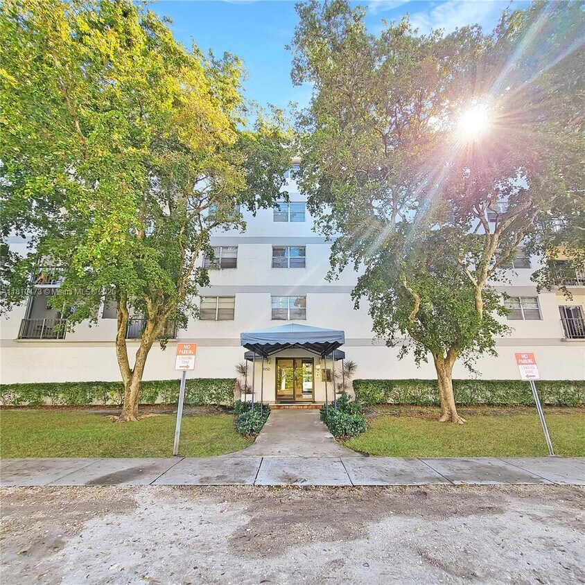 Foto principal - 8950 NE 8th Ave