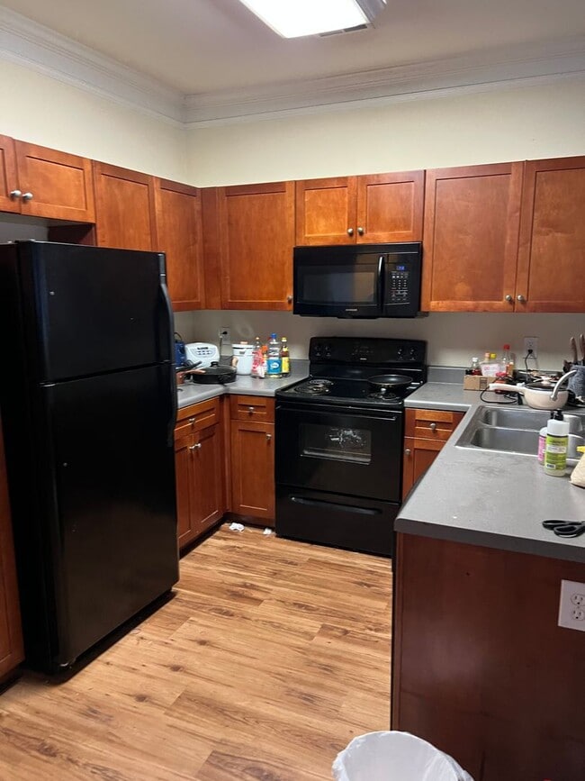 Building Photo - Awesome Townhome off Milledge - Close to 5...