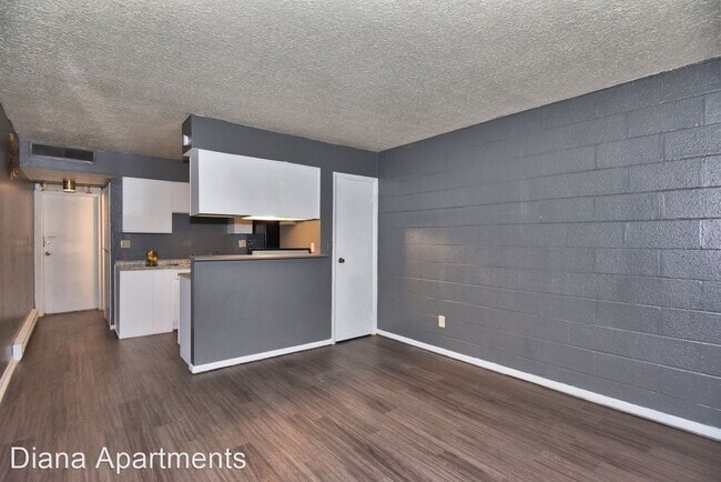 Building Photo - Diana