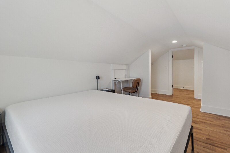 Foto principal - 1133 E Henry St