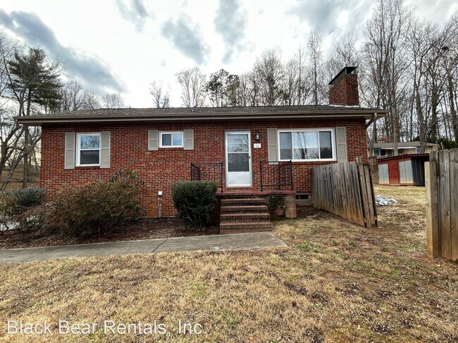 Foto del edificio - 3 br, 2 bath House - 11 Edgewood Rd. S