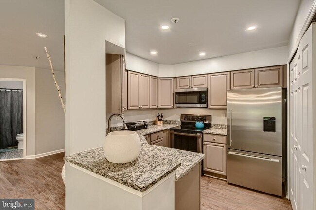 Building Photo - 4998 Dorsey Hall Dr