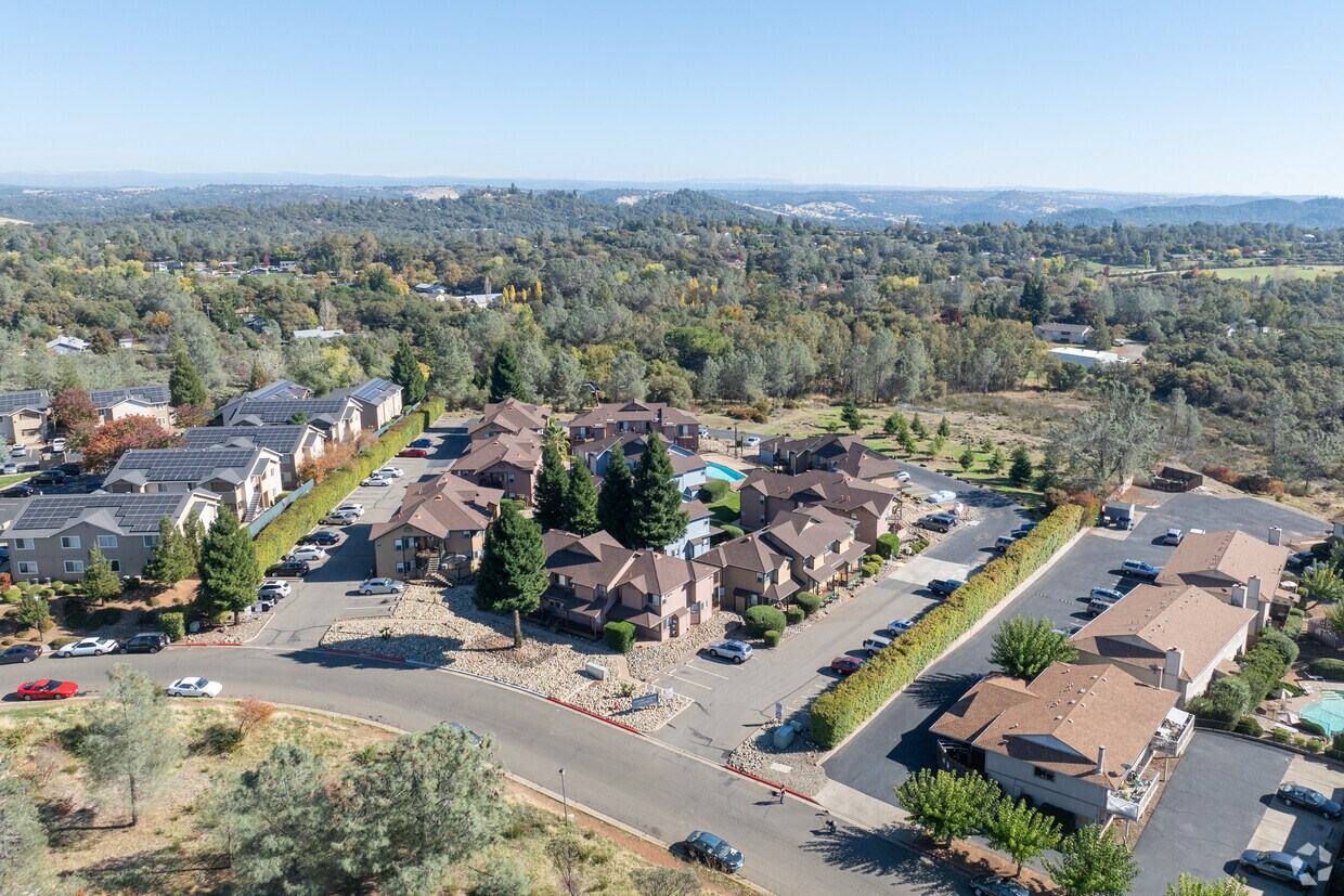 Contexto - Barnett Village Apartments