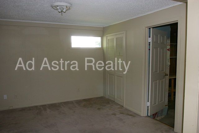 Foto del edificio - 806 NE 61st Ter