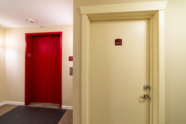 Foto del edificio - 500 Elliot Ave - 1 bedroom