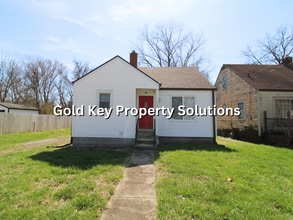 Building Photo - 711 W 24th St