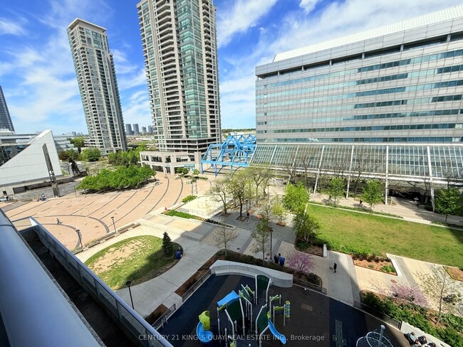 Building Photo - 60 Town Centre Crt