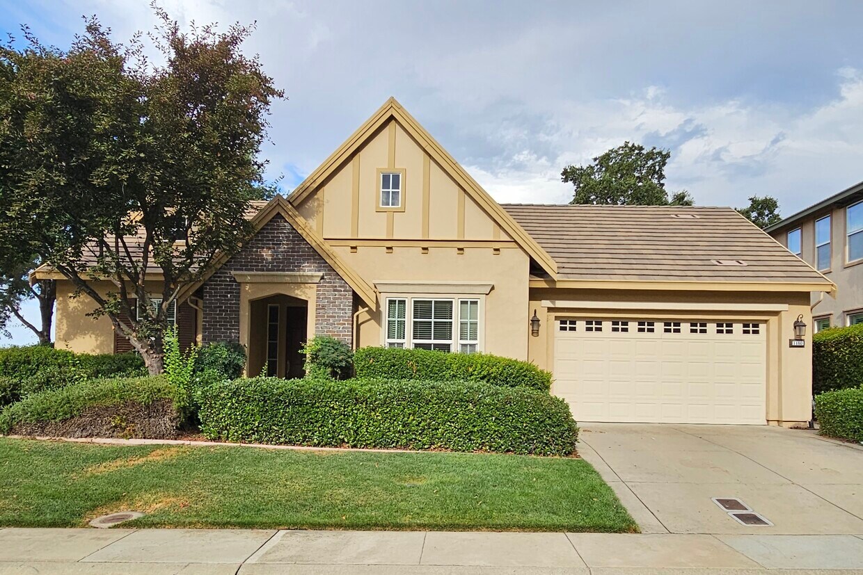 Foto principal - 1180 Bevinger Dr