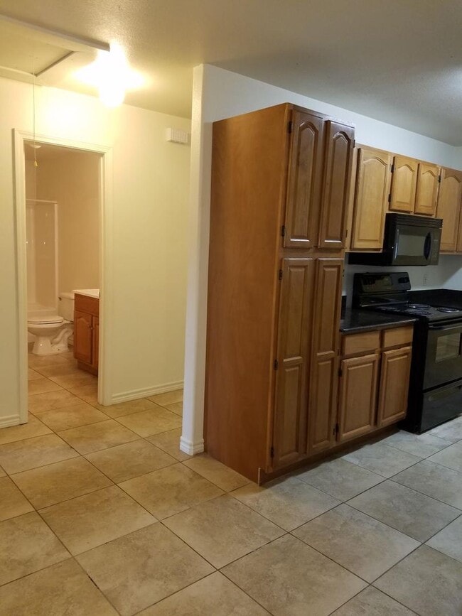 Building Photo - November Movein