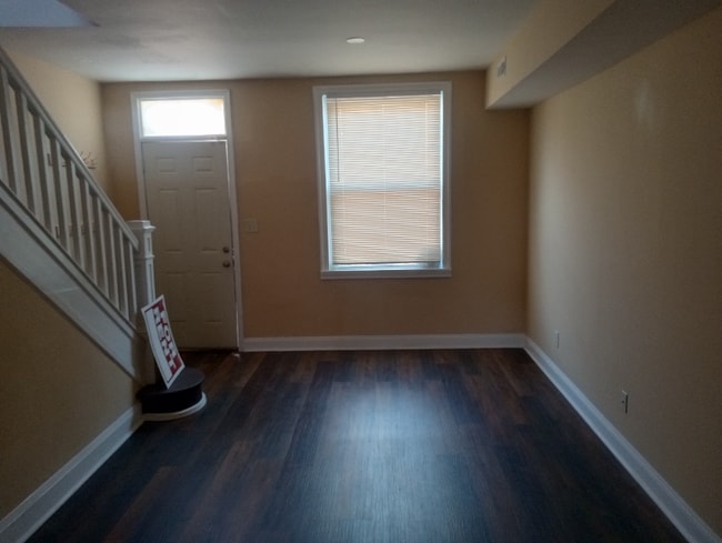 Building Photo - 2727 Mura St